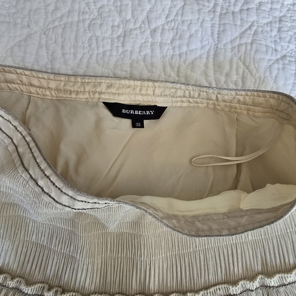 Burberry Pleated Silk Blend Tiered Skirt - Cream - Picture 9 of 14